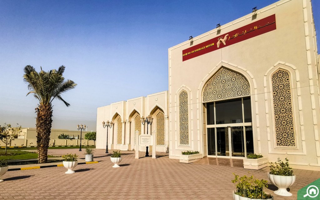 Sharjah Archaeological Museum building view from side