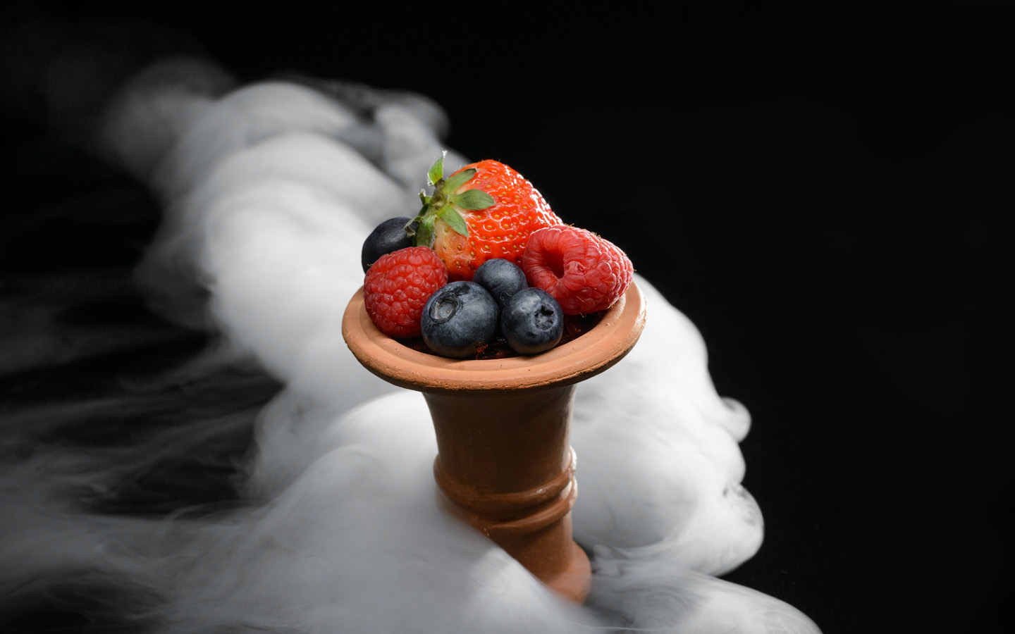 أرجيلة بنكهة التوت والفراولة