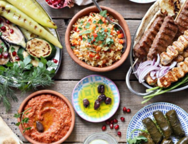 طاولة طعام سورية
