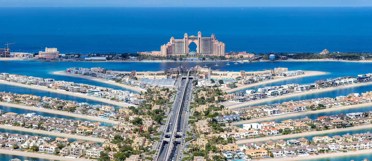 Sweeping city and Palm Jumeirah views from the Sky viewing point Palm Jumeirah on a clear day.