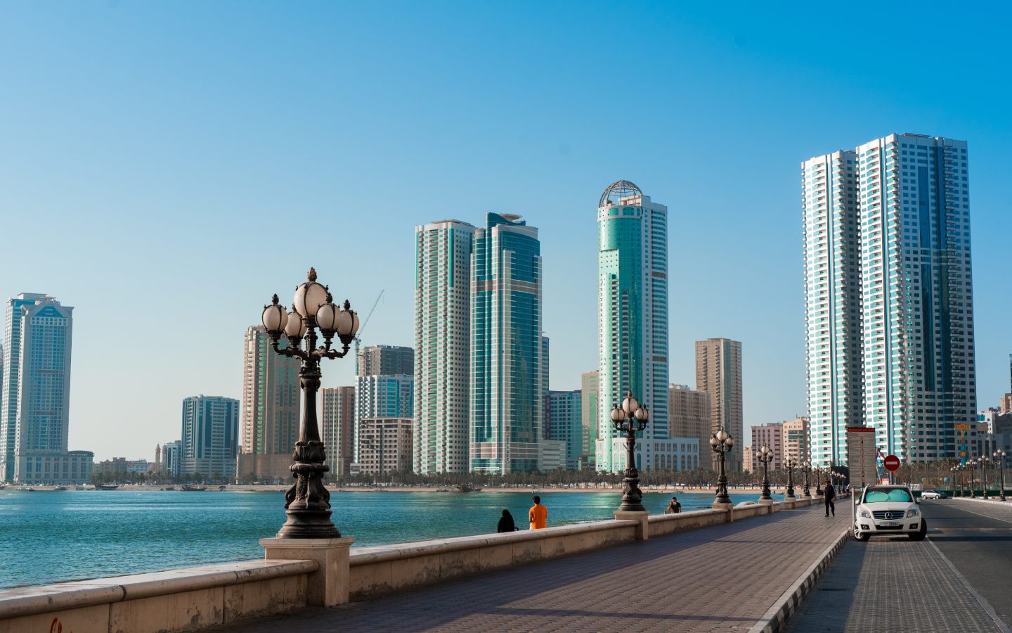 أنشطة رياضية في شارع التعاون