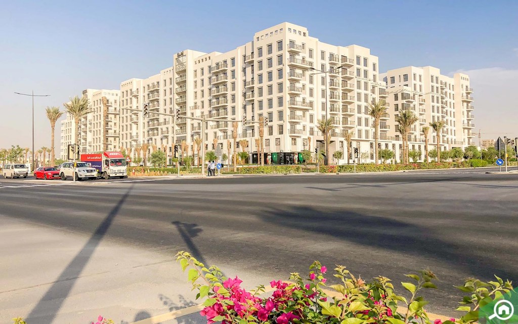 أحد مباني تاون سكوير