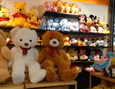 دمى للأطفال