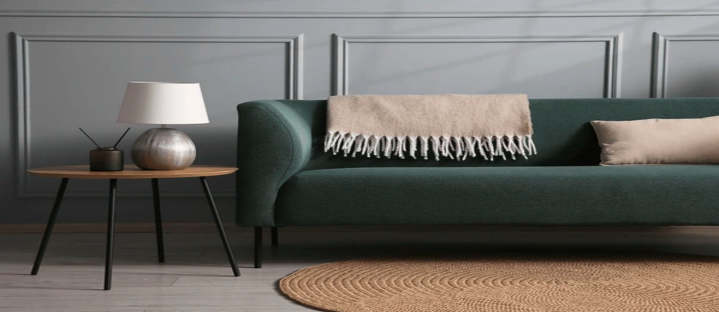 أريكة وطاولة