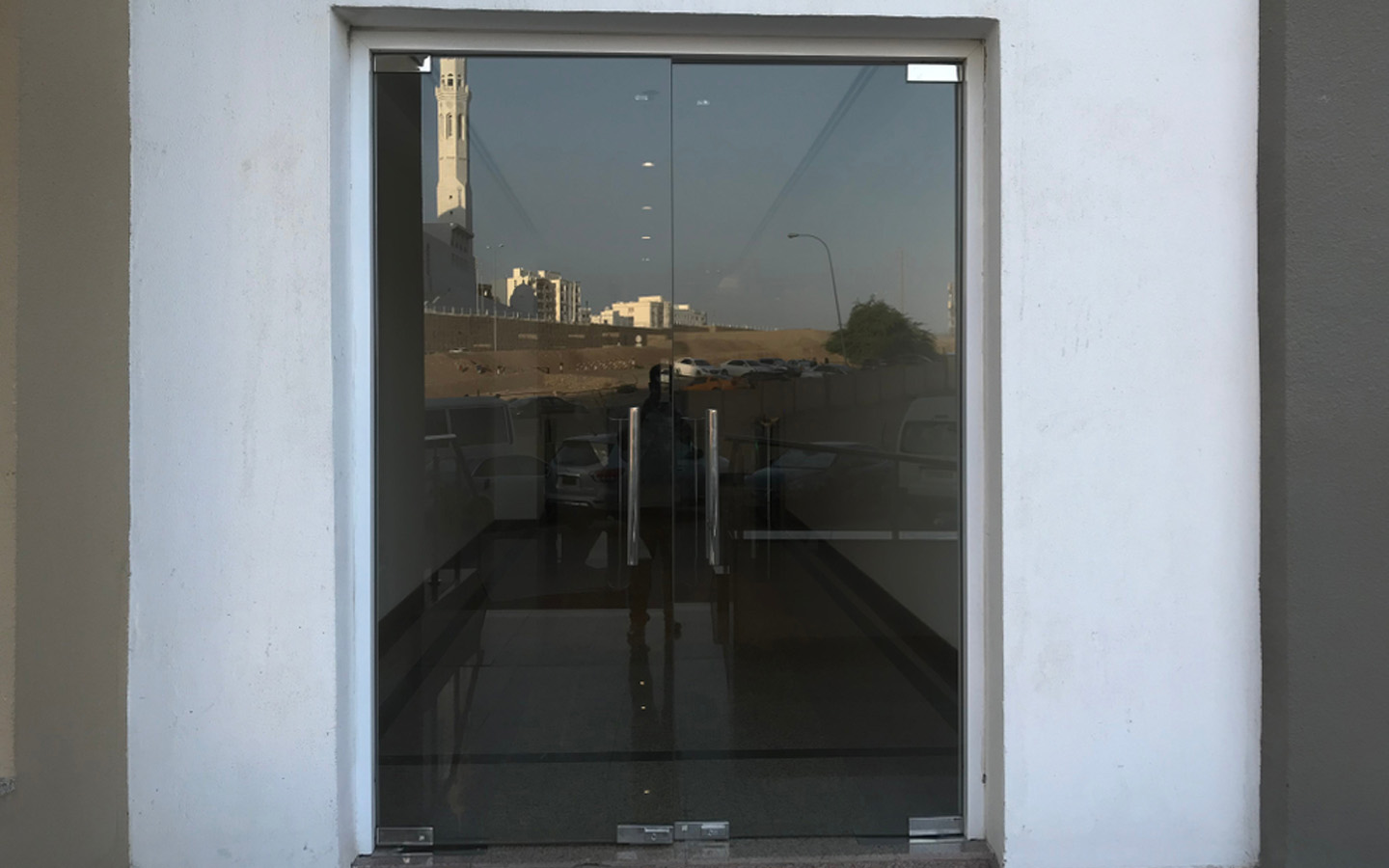 الباب الزجاجي فريملس الداخلي