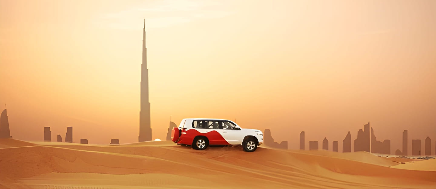 سيارة في الصحراء