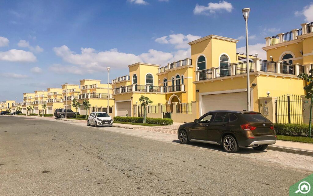 Jumeirah Park vs The Meadows villas offer easy connectivity to key areas
