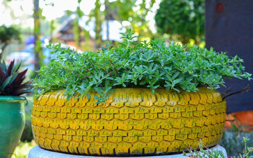 عجل سيارة معاد تدويره