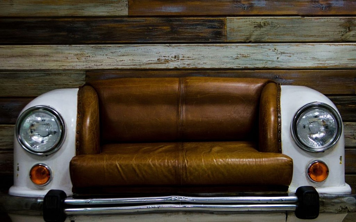 مقعد سيارة كقطعة أثاث