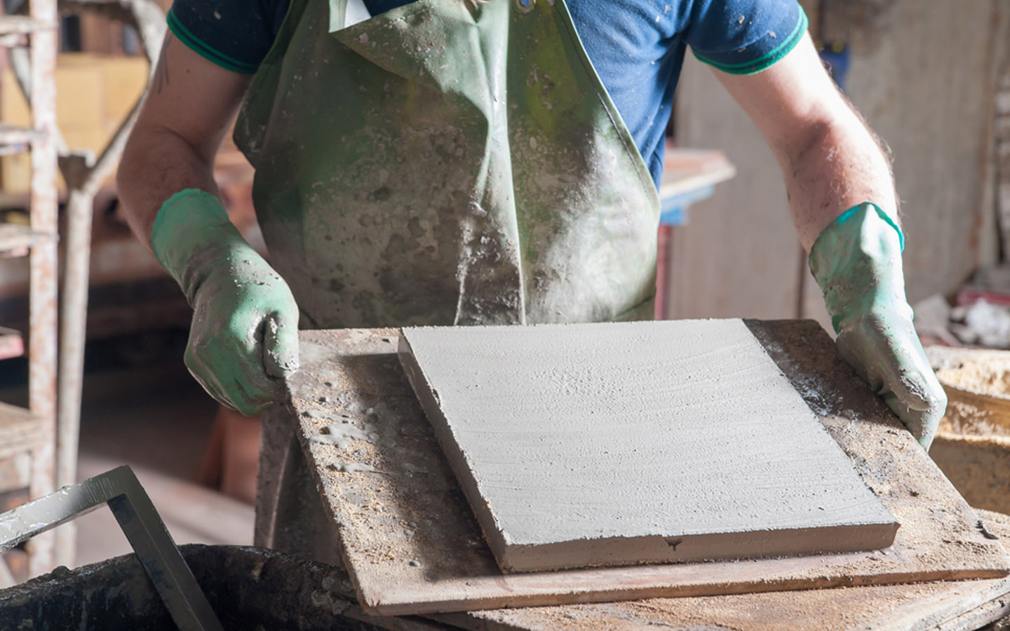 تصنيع البلاط