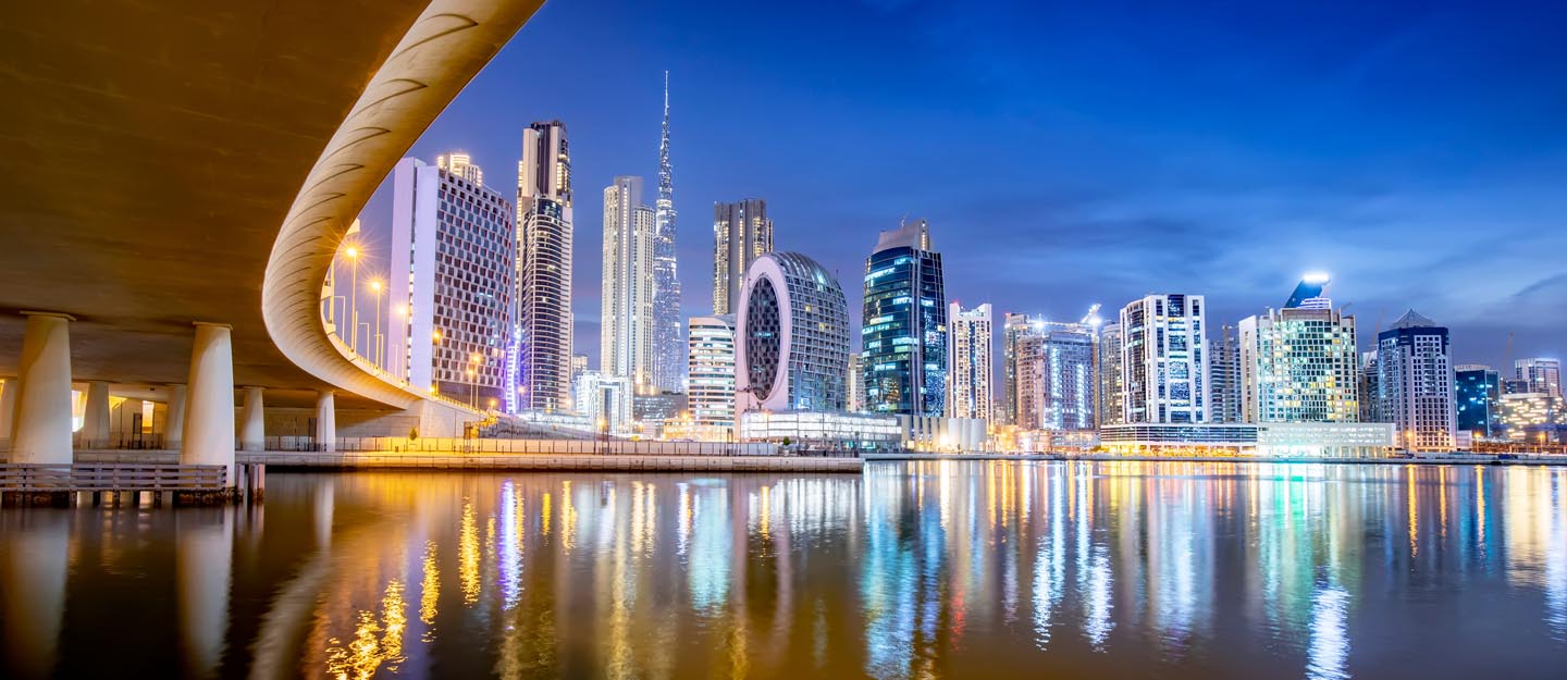 العمل في منطقة الخليج التجاري