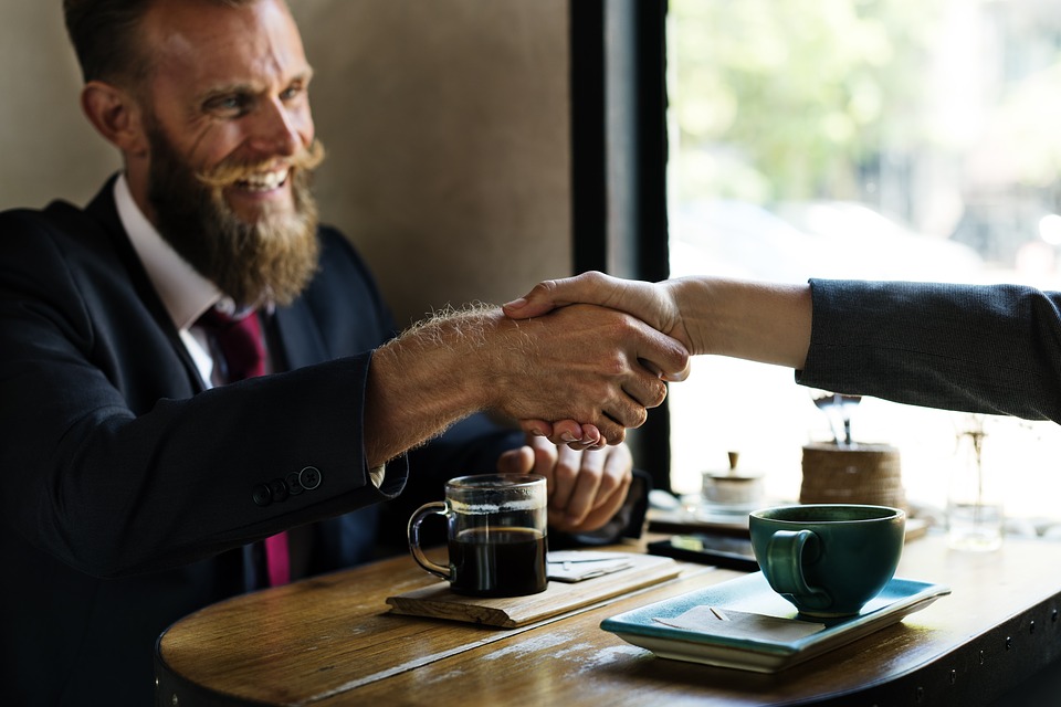 The Legal Steps of Cash Buying Property in Dubai in a Nutshell by Bayut: 1. Establishing a buyer and seller agreement