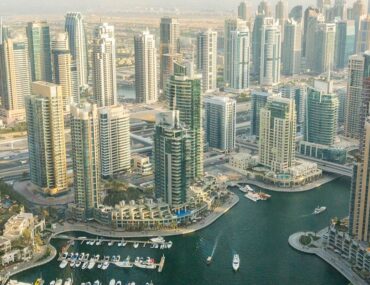 budget vs luxury rental apartments in Dubai UAE