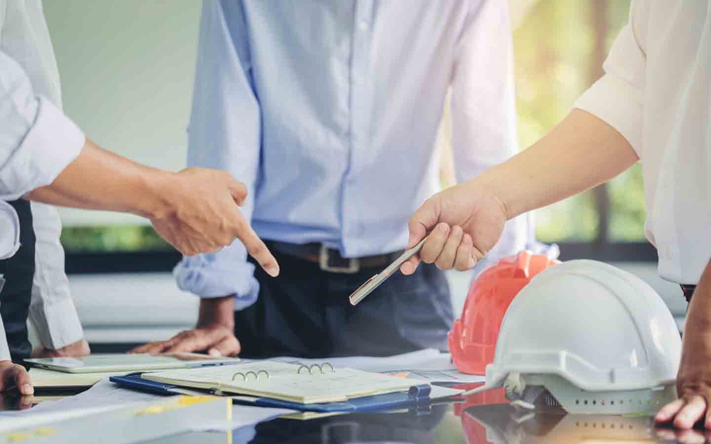 فهم متطلبات مشاريع البناء في الشارقة