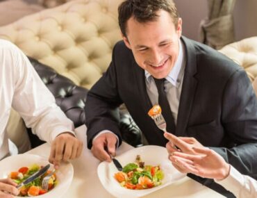 اماكن اقامة غداء العمل في دبي