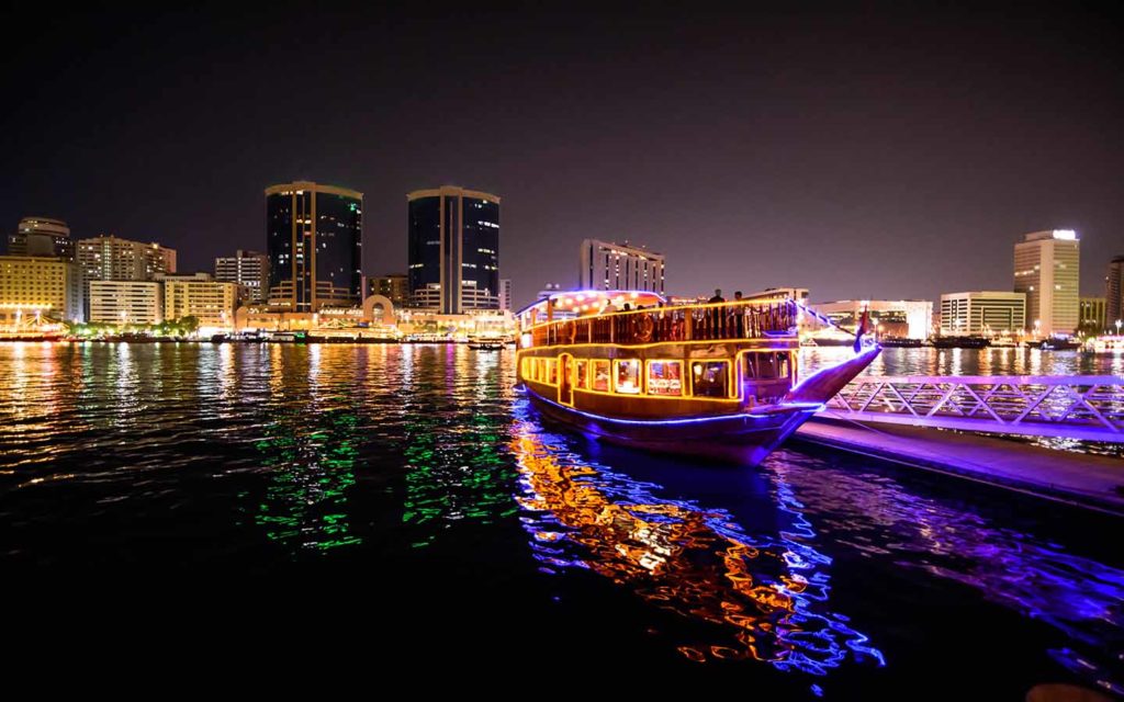 Dhow dinner cruise Dubai