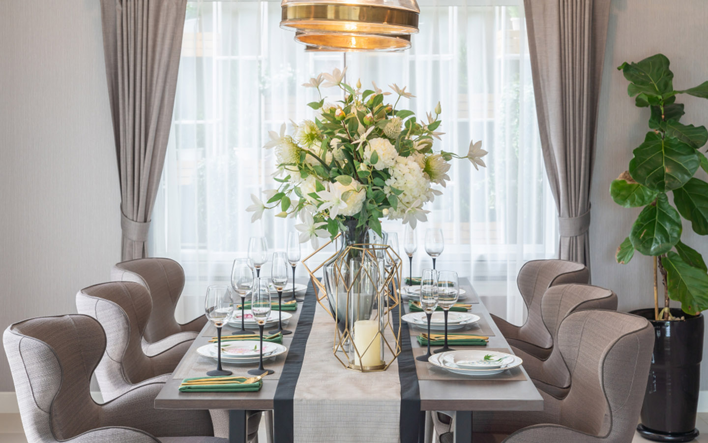 طاولة طعام من رخام