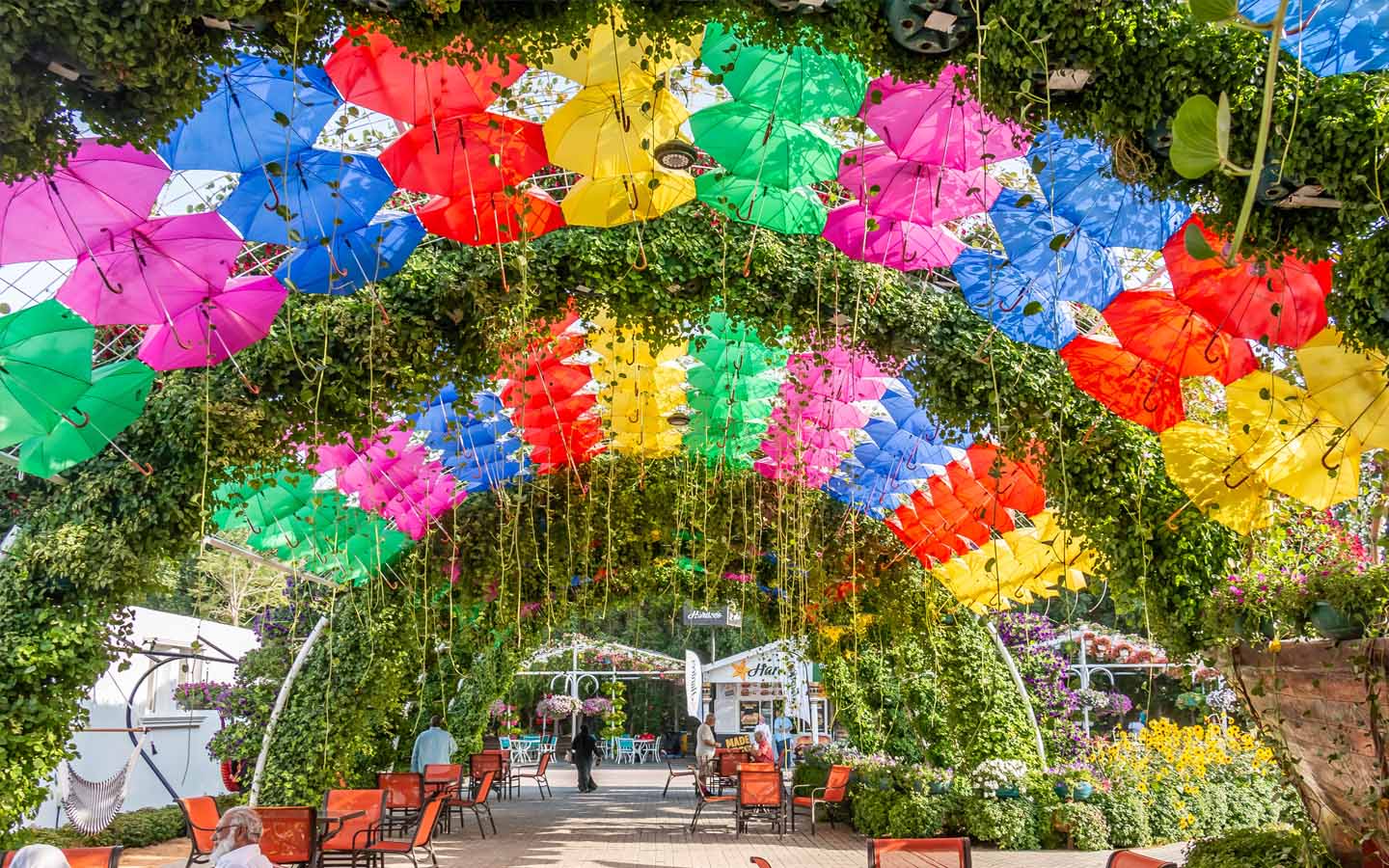 منطقة الجلوس في حديقة دبي للزهور