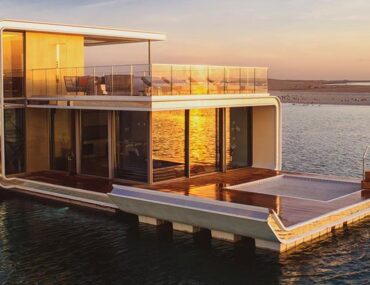 The Floating Seahorse Dubai