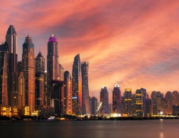 الفرق بين التملك الحر والمنطقة الحرة