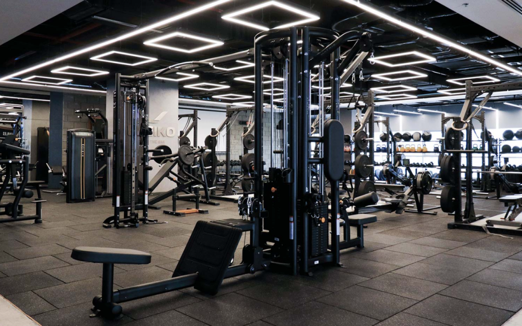 رايزنج جيم من الداخل