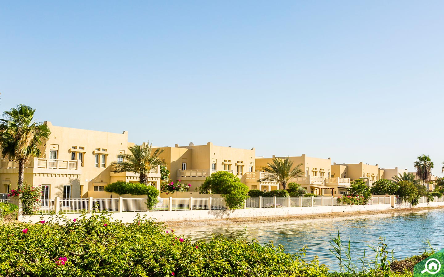 villas for sale in The Lakes also include villas in Deema