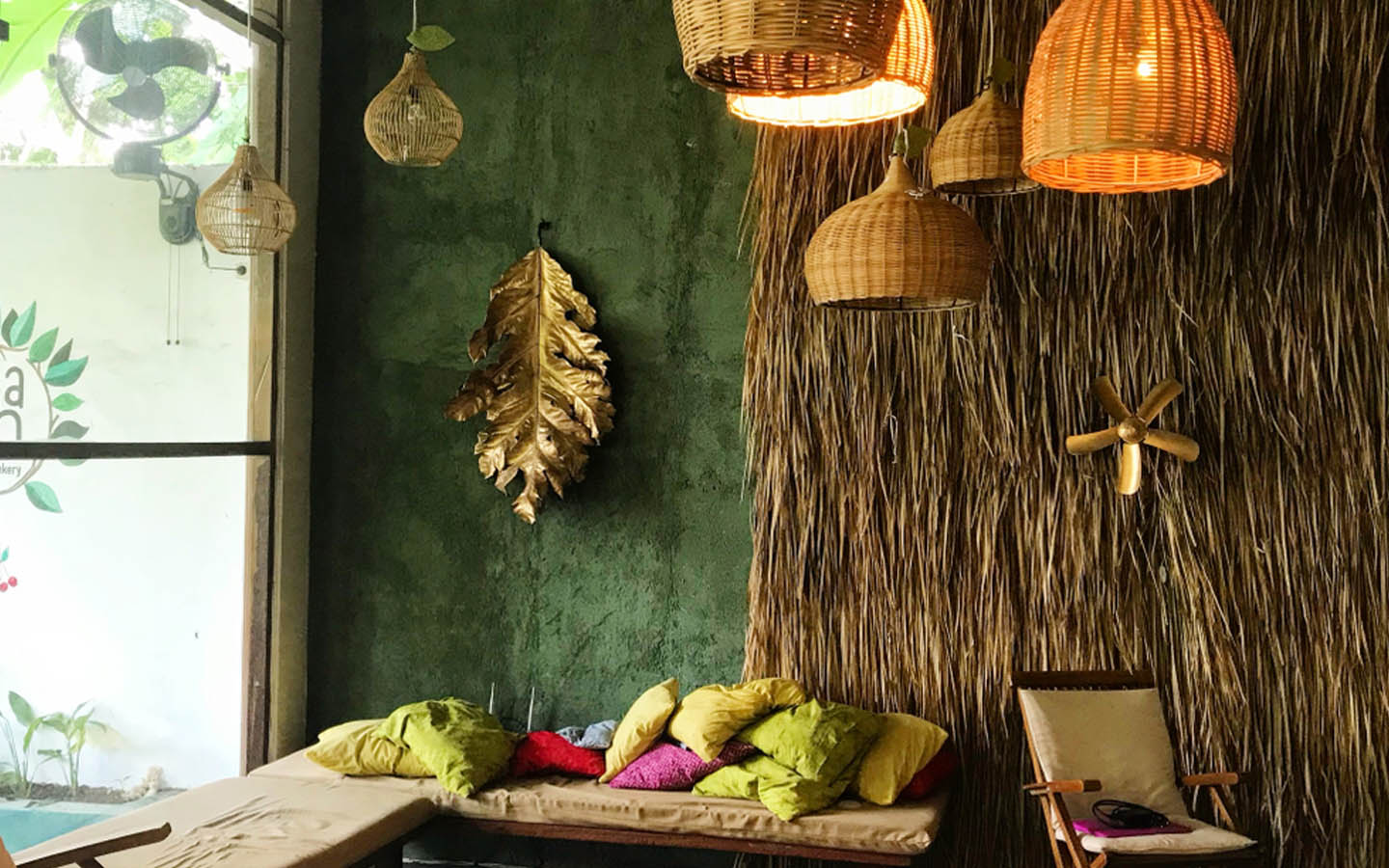 ثريات من القش