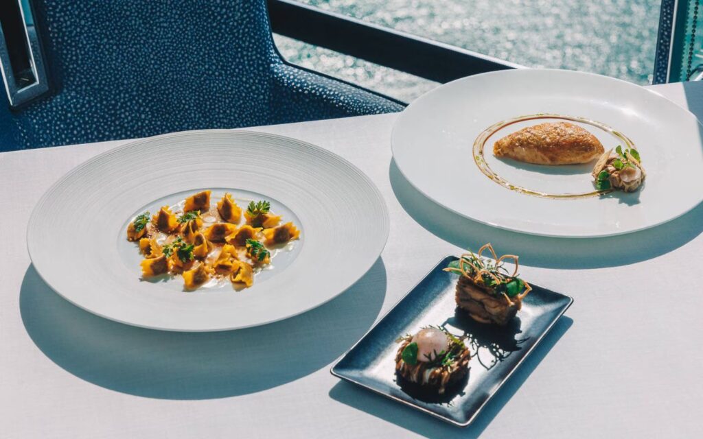 enjoy mix of french and italian delicacies at Al Muntaha