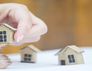 منزل صغير وأموال