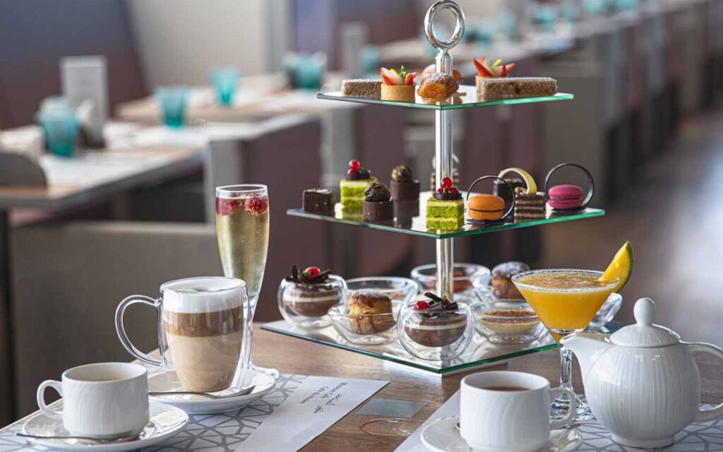 delicious hi-tea stuff at the Louvre's popular cafe