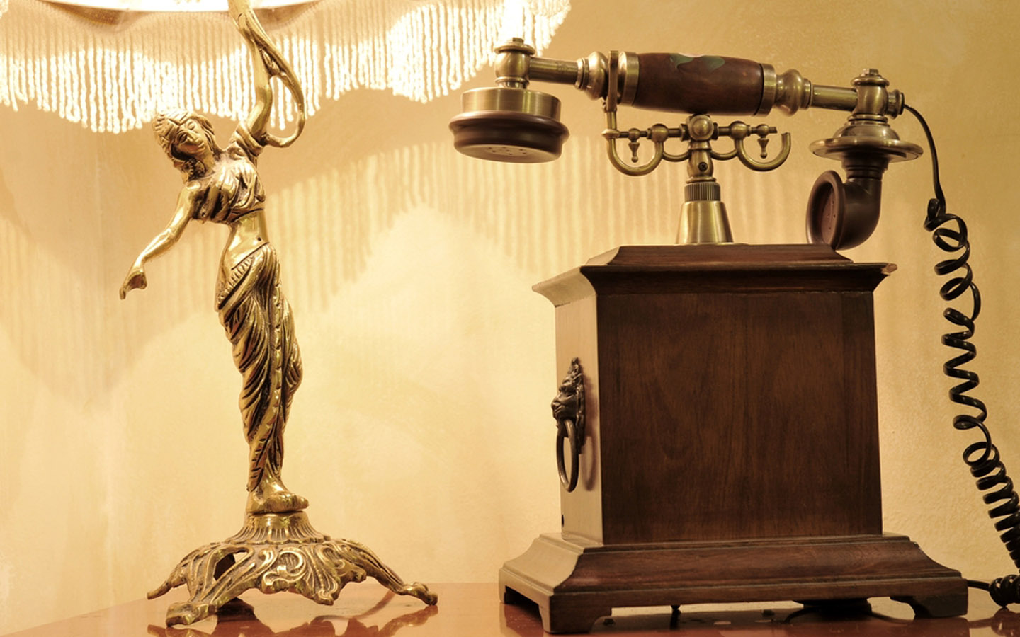 قطعة اكسسوارات منزلية قديمة