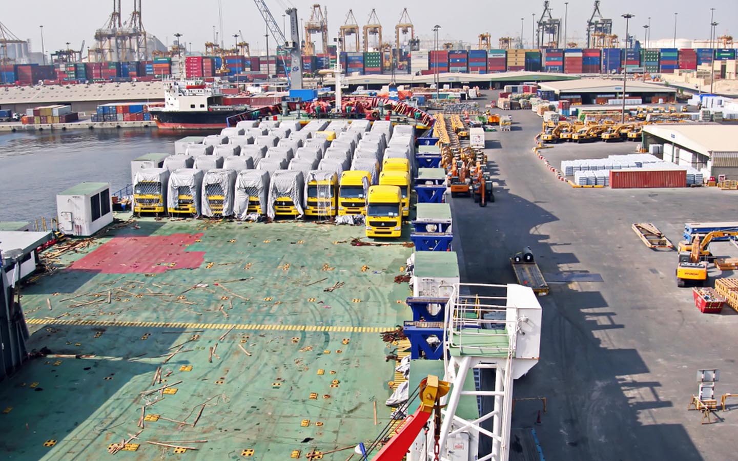 Jebel ali port. Jebel ali port