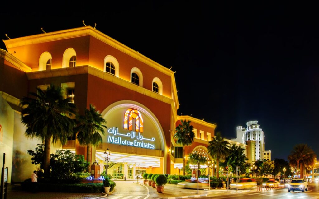 You can find family villas near Mall of the Emirates in Al Quoz