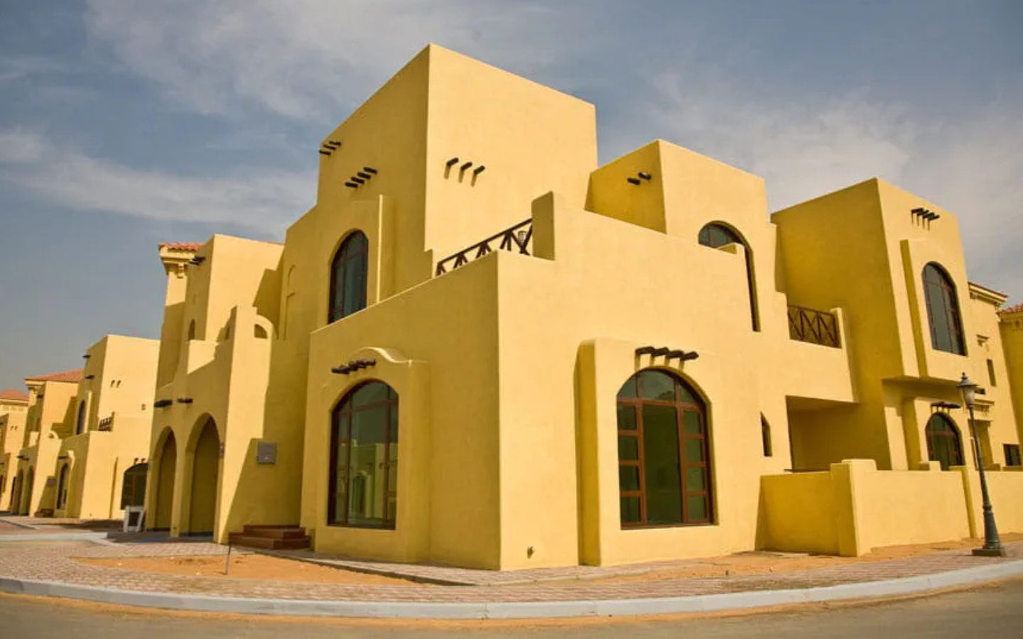 ايجابيات السكن في قرية ساس النخل ابوظبي والأمور الواجب مراعاتها | ماي بيوت