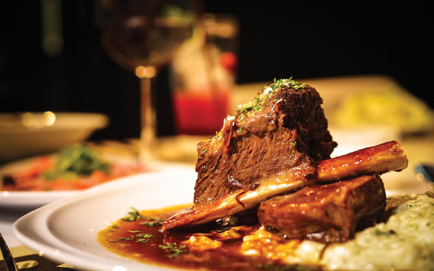 مطاعم في شارع الجامعة الشارقة