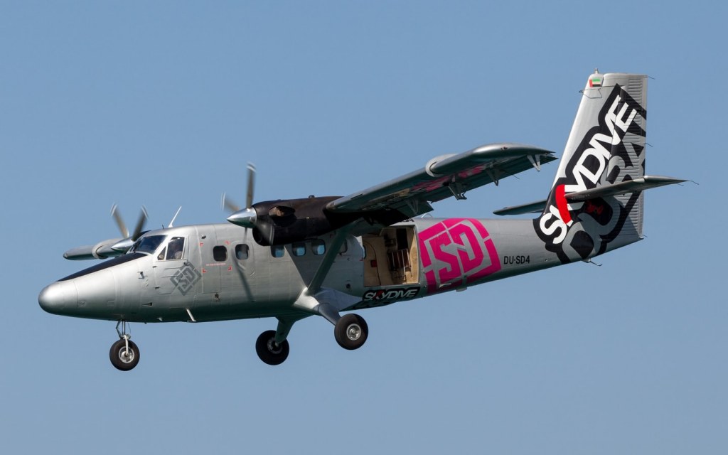 skydive dubai plane
