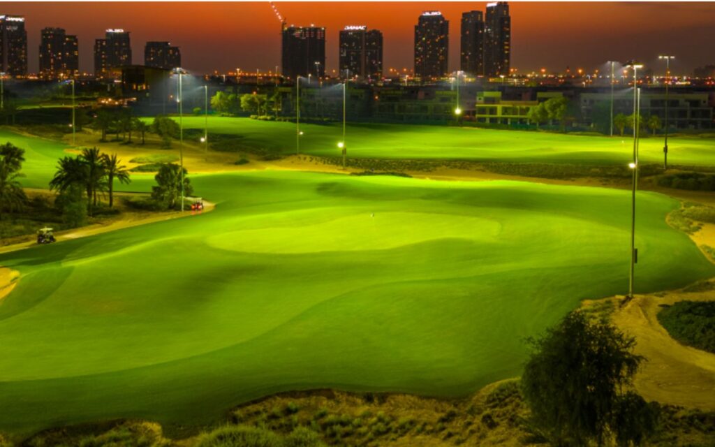 experience desert-style golf course in dubai