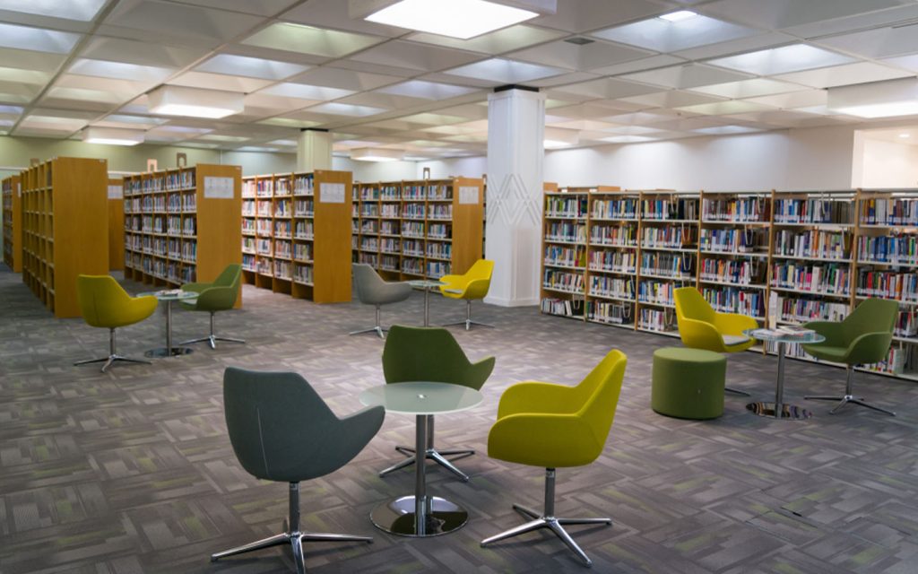 مكتبة في جامعة