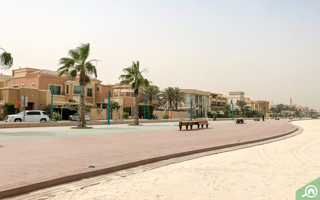 Umm Suqeim is one of the top areas to rent villas near the Mall of the Emirates in Dubai