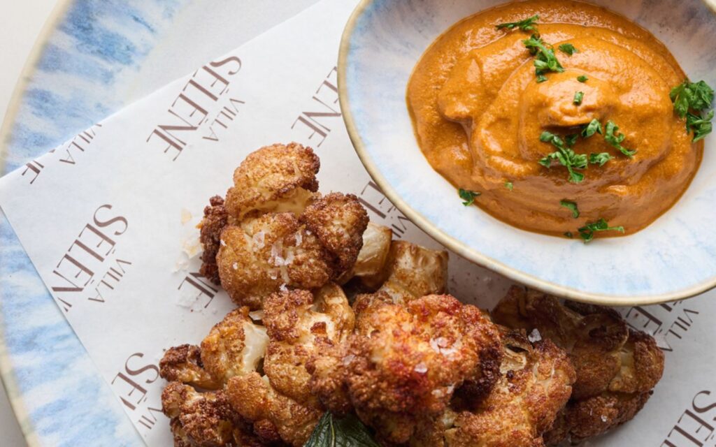 yas links restaurant in abu dhabi offer delicious food